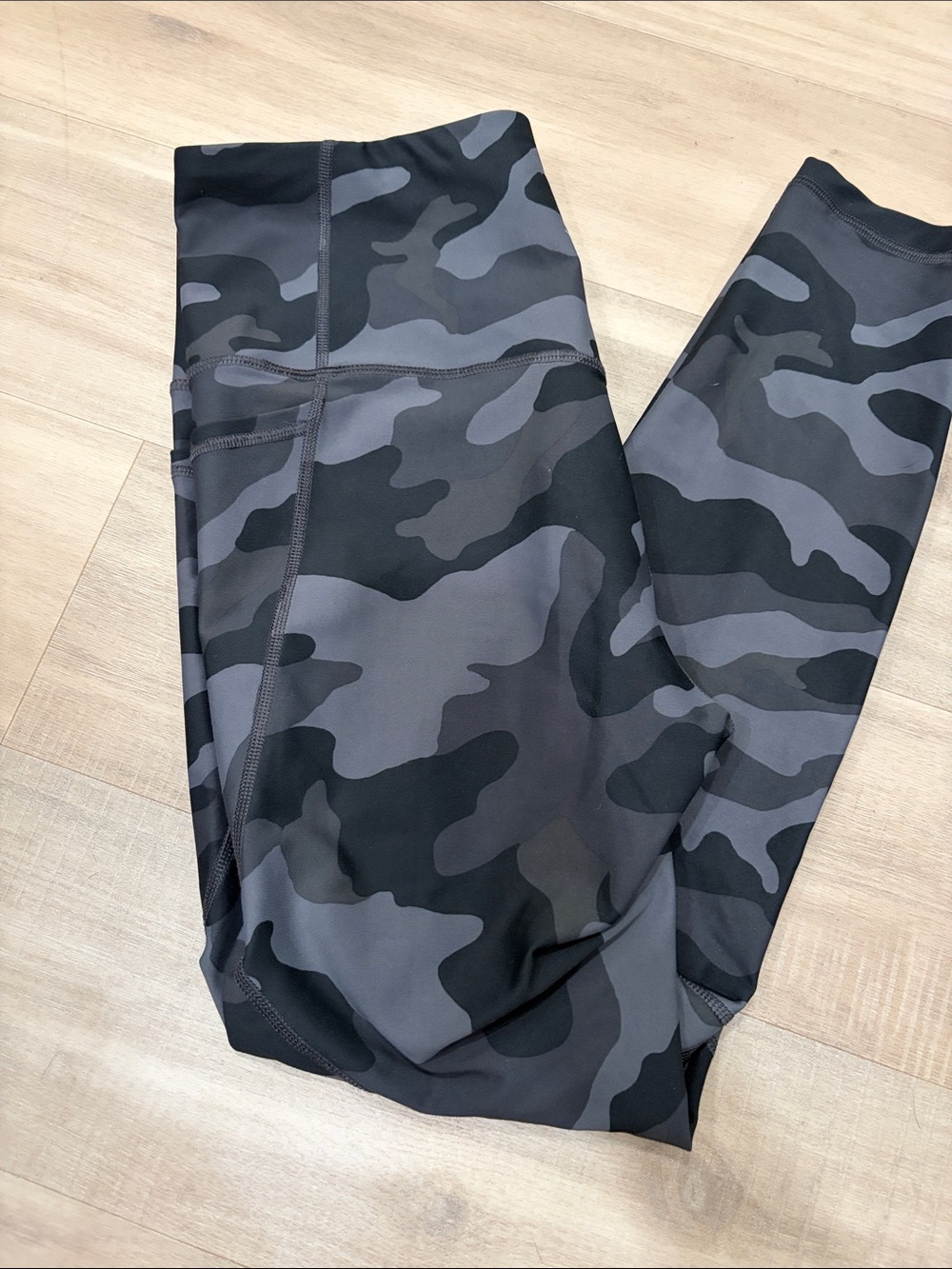 Old NavyCamouflage Leggings - Dark Gray & Black